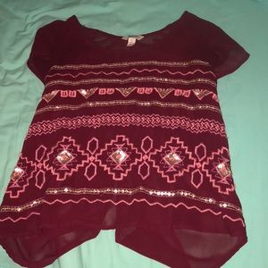 maroon top